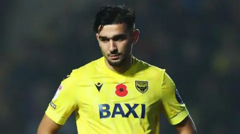 Idris El Mizouni playing for Oxford United.