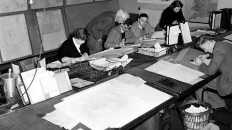 Met Office Met Office forecasters in Dunstable