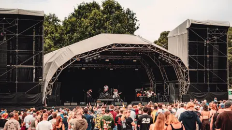 Louisa Mae Photography The stage in the sunshine