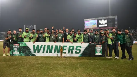 Pakistan celebrate their ODI series win over South Africa