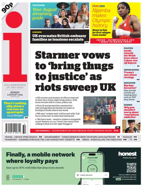  Starmer vows to bring thugs to justice as riots sweep UK