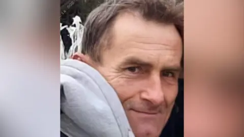 Handout Andrzej Mucha 