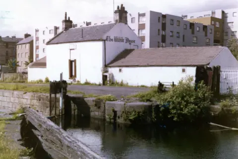 George Ward White House Inn in Maryhill