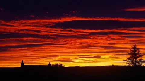 Ticketyboo_sus/BBC Weather Watchers Red sky at Methlick