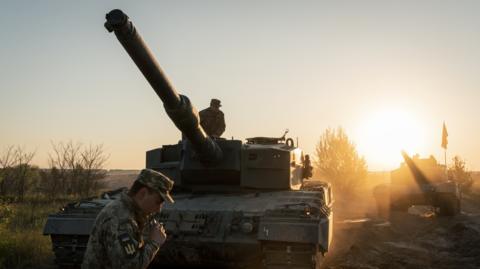 Ukrainian soldiers operate a German-made Leopard2 tank. File photo