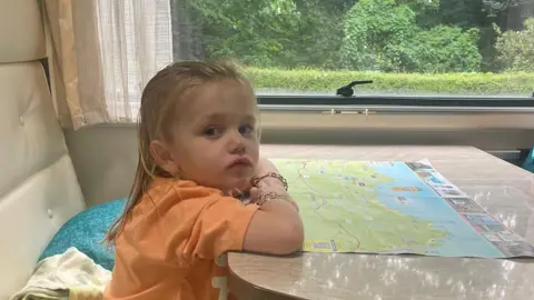 Emma Taylor Tommy Rae