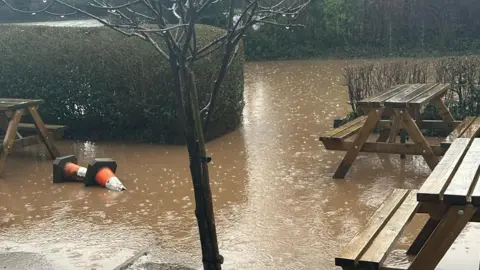 Khara Schrijvers Flooding 