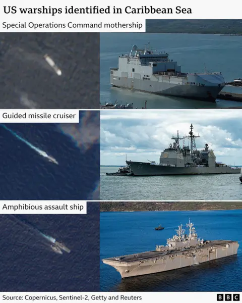 A infografia mostra imagens de satélite e imagens de três navios dos EUA: uma nave-mãe de comando de operações especiais, um cruzador de mísseis guiados e um navio de assalto anfíbio.