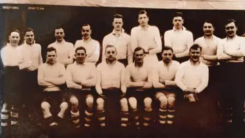 BRUFC Banbury team photo from 1927 - in black and white