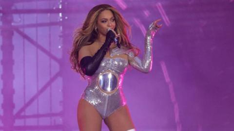 Beyoncé performs in London in 2023