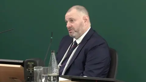 The Nottingham Inquiry Retired Det Supt Leigh Sanders giving evidence at the Nottingham Inquiry