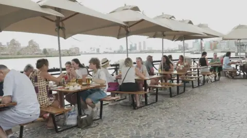 picture of the trafalgar tavern tables by the riverside