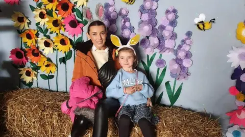 Natalie Arthurs Natalie Arthurs and daughter Skyla