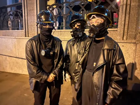 b55da7d0-a168-11f0-928c-71dbb8619e94.jpg Georgia protesters try to storm Tbilisi presidential palace