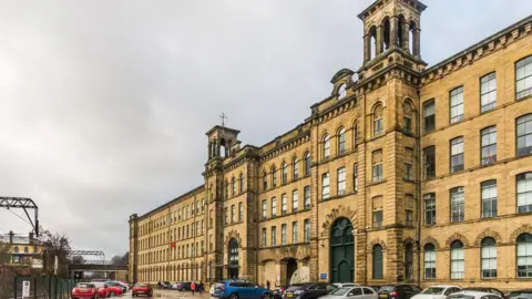 Ian Capper/Geograph Salts Mill