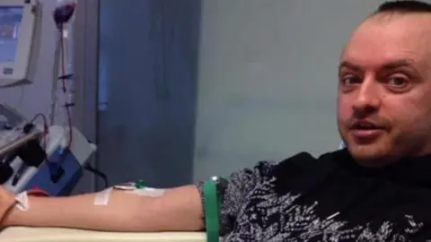 Mark Thompson Mark Thompson at German cancer clinic