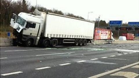 nottinghamshire lorry partly motorway northbound rush