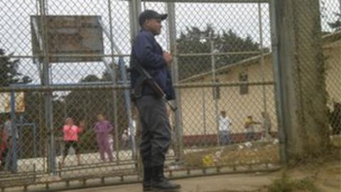 Guatemala prison riot prompts drugs rethink - BBC News