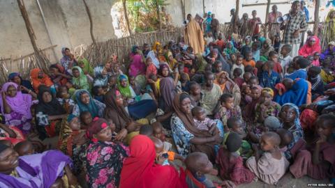 In pictures: Surviving camp life in Mogadishu - BBC News