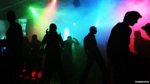 Norwich clubbers warned of nitrous oxide dangers - BBC News