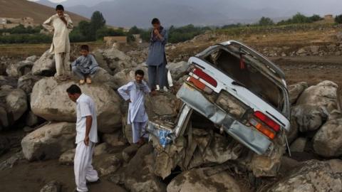 Dozens die as floods engulf northern Afghan villages - BBC News