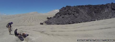 Volcanic obsidian lava flows for a year - BBC News