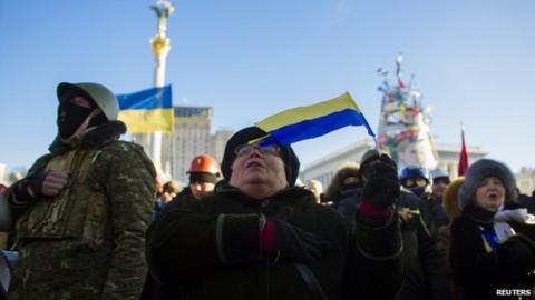 Beaten protest leader Dmytro Bulatov leaves Ukraine - BBC News