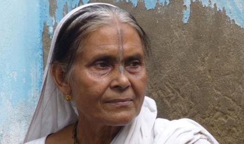 India's invisible widows, divorcees and single women - BBC News