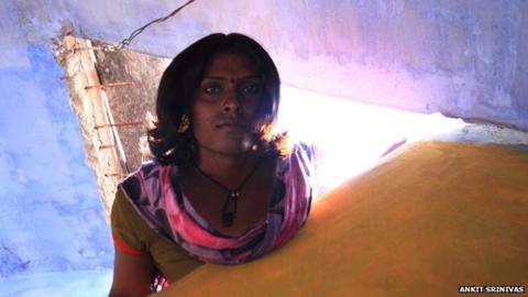 Indian elections: Hope and anger in transgender community - BBC News