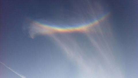 'Rare' upside down rainbow spotted in Wiltshire - BBC News