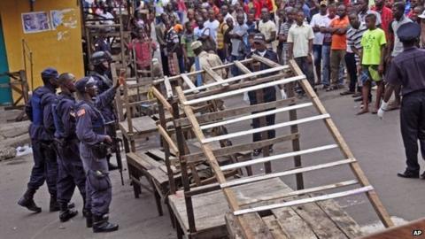 Ebola Crisis: Liberia Police Fire At Monrovia Protests - BBC News