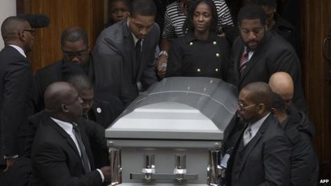 US police shooting: Funeral for shot NYC man - BBC News