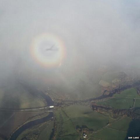 Shades of grey: What is the brocken spectre? - BBC News