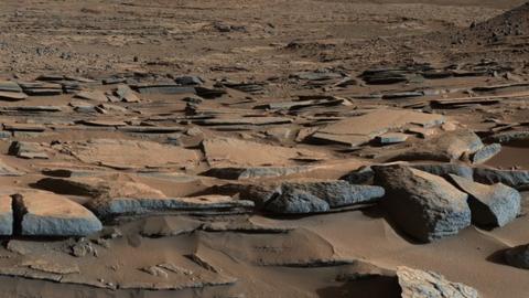 Evidence of liquid water found on Mars - BBC News