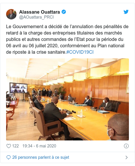 Twitter publication par @AOuattara_PRCI: Le Gouvernement a décidé de l’annulation des pénalités de retard à la charge des entreprises titulaires des marchés publics et autres commandes de l’Etat pour la période du 06 avril au 06 juillet 2020, conformément au Plan national de riposte à la crise sanitaire.#COVID19CI 