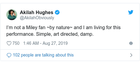 Twitter post by @AkilahObviously: I’m not a Miley fan ~by nature~ and I am living for this performance. Simple, art directed, damp.