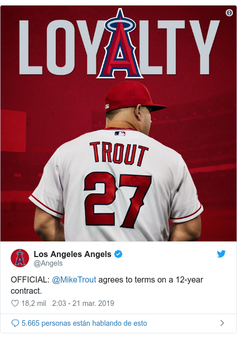 Publicación de Twitter por @Angels: OFFICIAL  @MikeTrout agrees to terms on a 12-year contract. 
