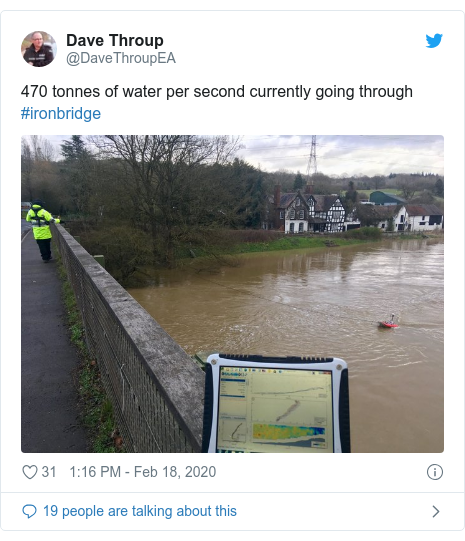 Twitter post by @DaveThroupEA: 470 tonnes of water per second currently going through #ironbridge 