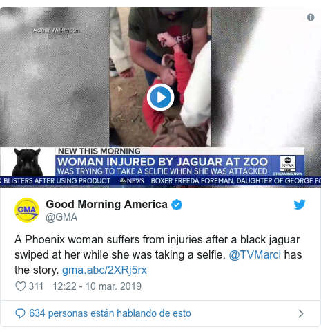 Publicación de Twitter por @GMA: A Phoenix woman suffers from injuries after a black jaguar swiped at her while she was taking a selfie. @TVMarci has the story.  