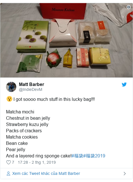 Twitter bởi @IndieDevM: 😮 I got soooo much stuff in this lucky bag!!!Matcha mochi Chestnut in bean jellyStrawberry kuzu jellyPacks of crackersMatcha cookiesBean cakePear jellyAnd a layered ring sponge cake!#福袋#福袋2019 