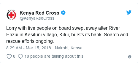 Ujumbe wa Twitter wa @KenyaRedCross: Lorry with five people on board swept away after River Enzui in Kasiluni village, Kitui, bursts its bank. Search and rescue efforts ongoing.