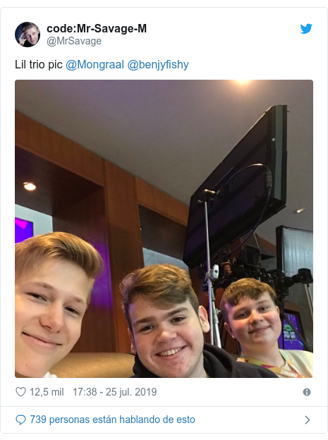 Publicación de Twitter por @MrSavage:Mr-Savage-M Lil trio pic @Mongraal @benjyfishy 