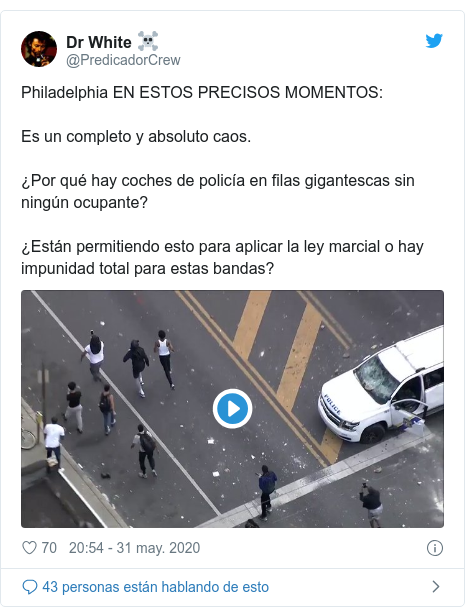 Publicación de Twitter por @PredicadorCrew: Philadelphia EN ESTOS PRECISOS MOMENTOS Es un completo y absoluto caos. ¿Por qué hay coches de policía en filas gigantescas sin ningún ocupante?¿Están permitiendo esto para aplicar la ley marcial o hay impunidad total para estas bandas? 