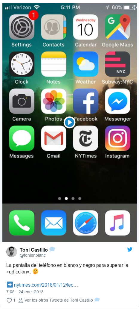 Publicación de Twitter por @tonienblanc: La pantalla del teléfono en blanco y negro para superar la «adicción». ?➡ 