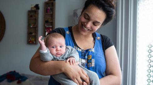 A portrait of Steph and her daughter Nora