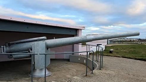 Two guns at Blyth Battery 