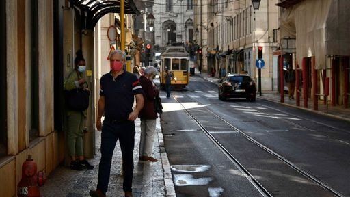 Man wearing mask in Lisbon