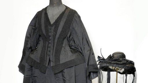 Queen Victoria's mourning outfit