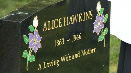 Alice Hawkins grave