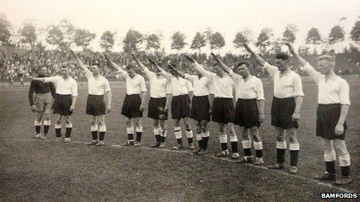 Derby County Nazi salute photo fetches £550 at auction - BBC News